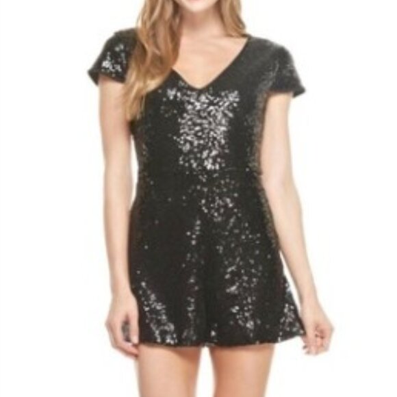 HYFVE Brand Women's Medium Silver Sequin Shortie Romper Holiday Party - Picture 1 of 6